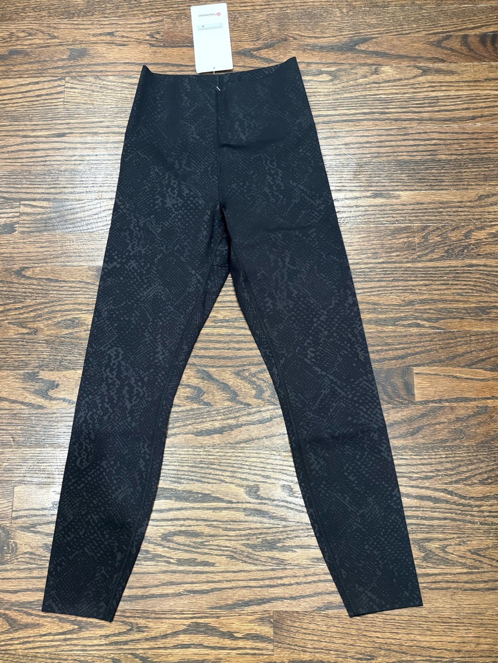 Snakeskin Lululemon Glow Up Black Athletic Pants-NWT (Size 6)